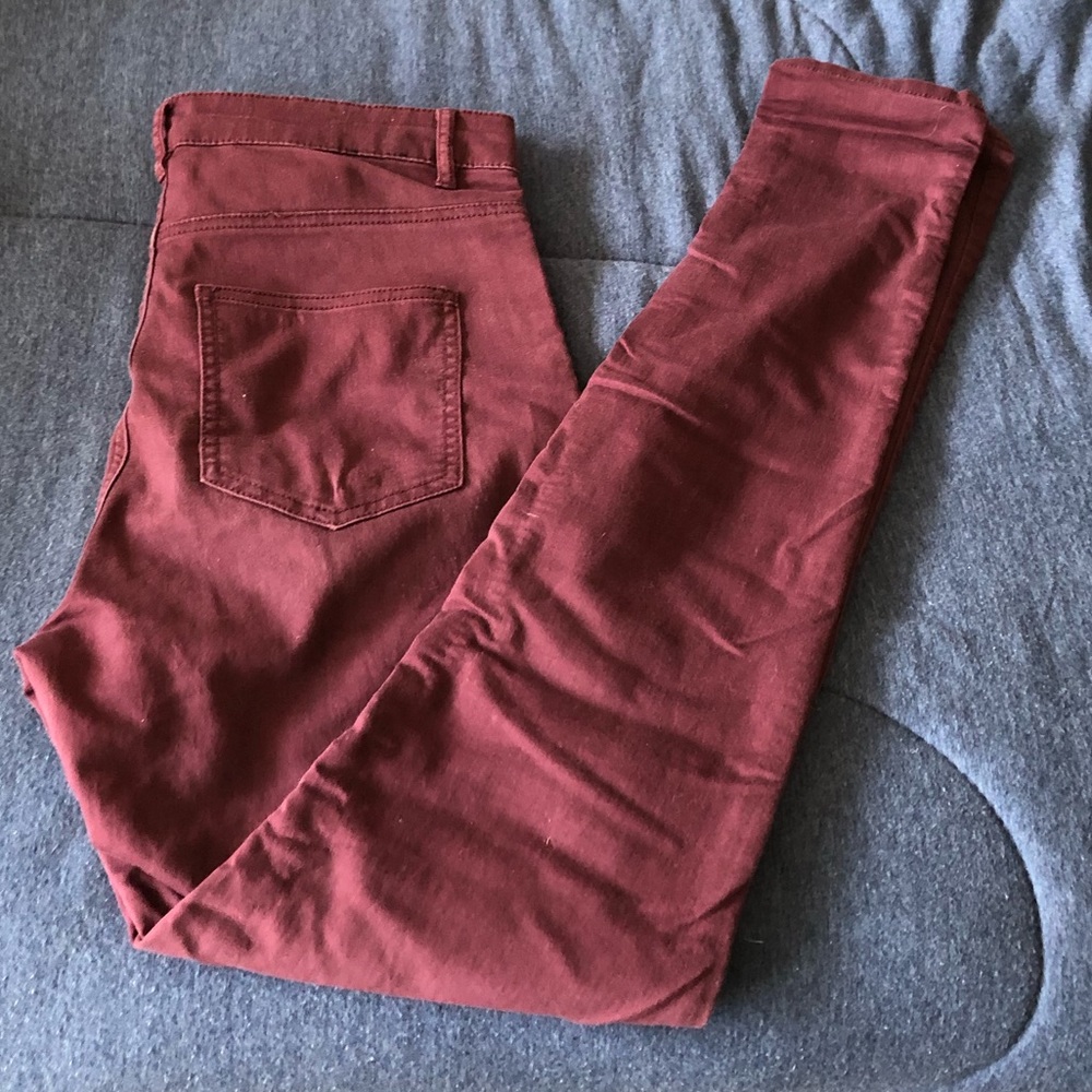 Burgundy jegging / pants